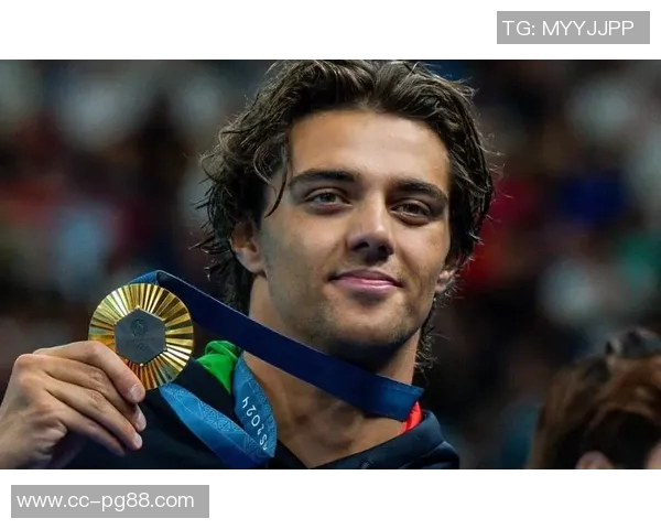 特朗普赠送镀金钥匙给C罗使其成为首位获此荣誉的运动员